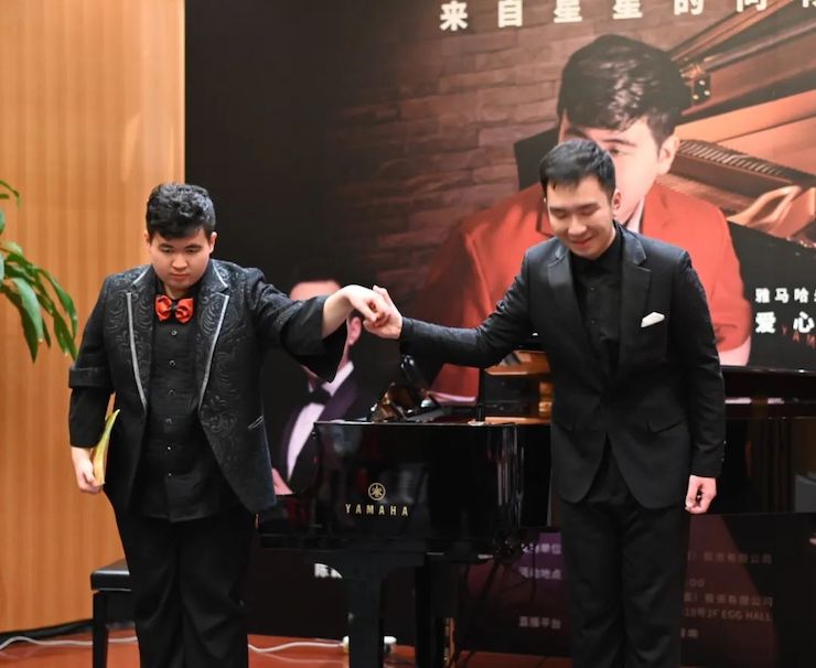 音乐双子星，点亮冬日激情！——环球360未来艺术家刘明康爱心公益音乐沙龙